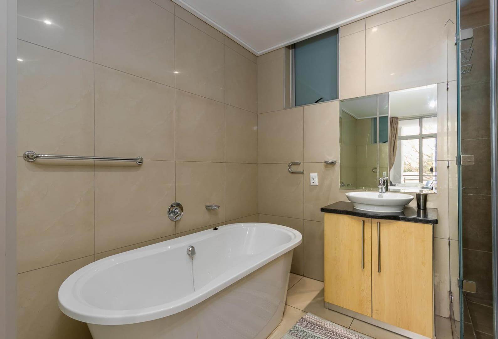 Fully Furnished 1 Bedroom Apartment for Rent in Sandton Central