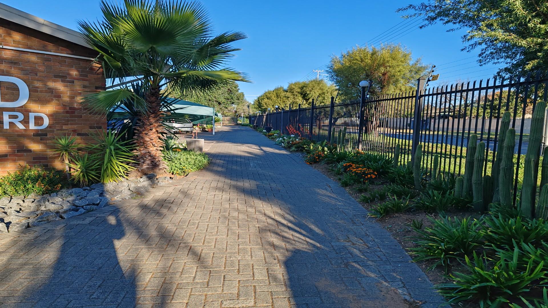 Charming Bachelor Unit for Sale in Popular Retirement Village, Hospitaalpark