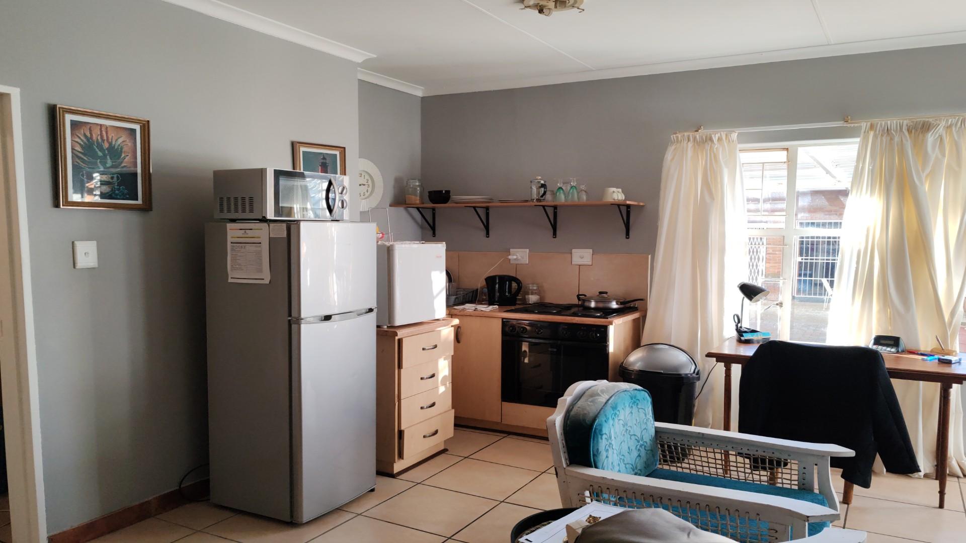 Charming Bachelor Unit for Sale in Popular Retirement Village, Hospitaalpark
