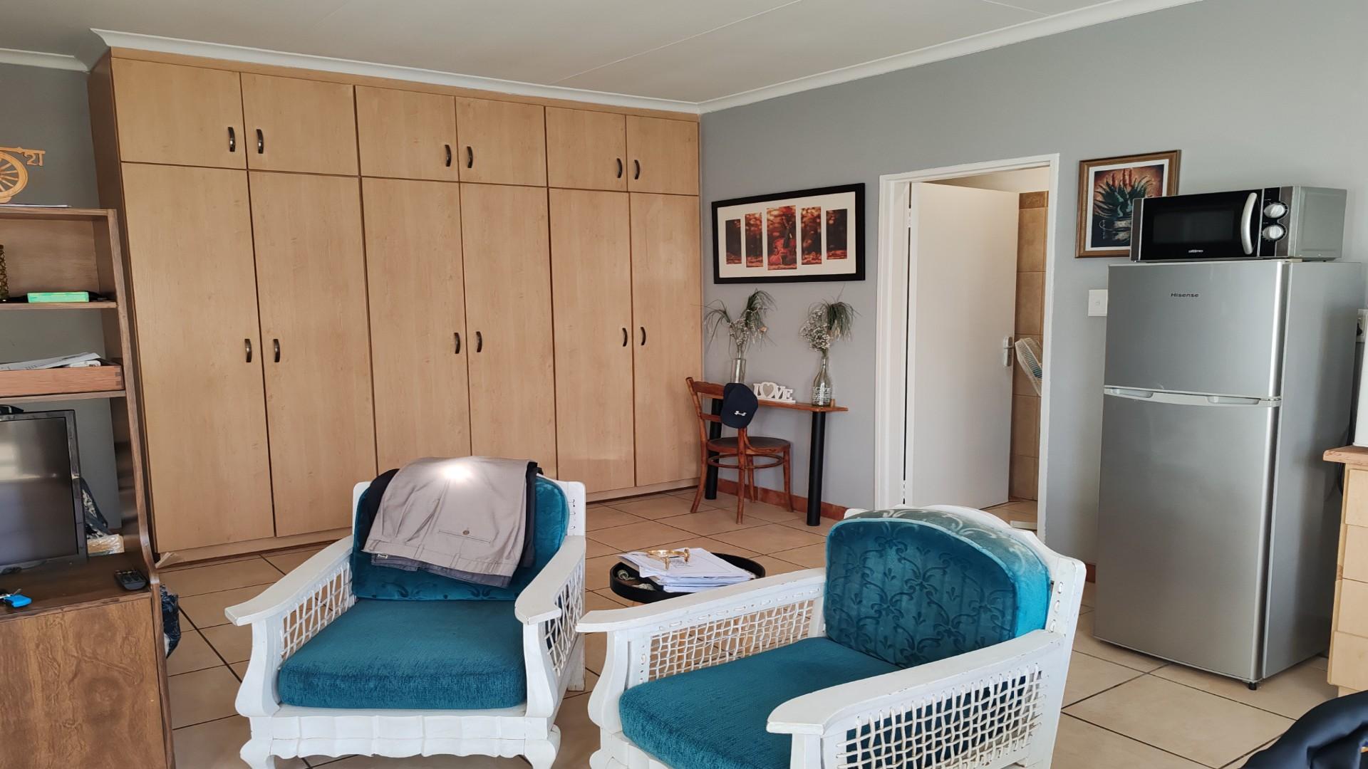 Charming Bachelor Unit for Sale in Popular Retirement Village, Hospitaalpark