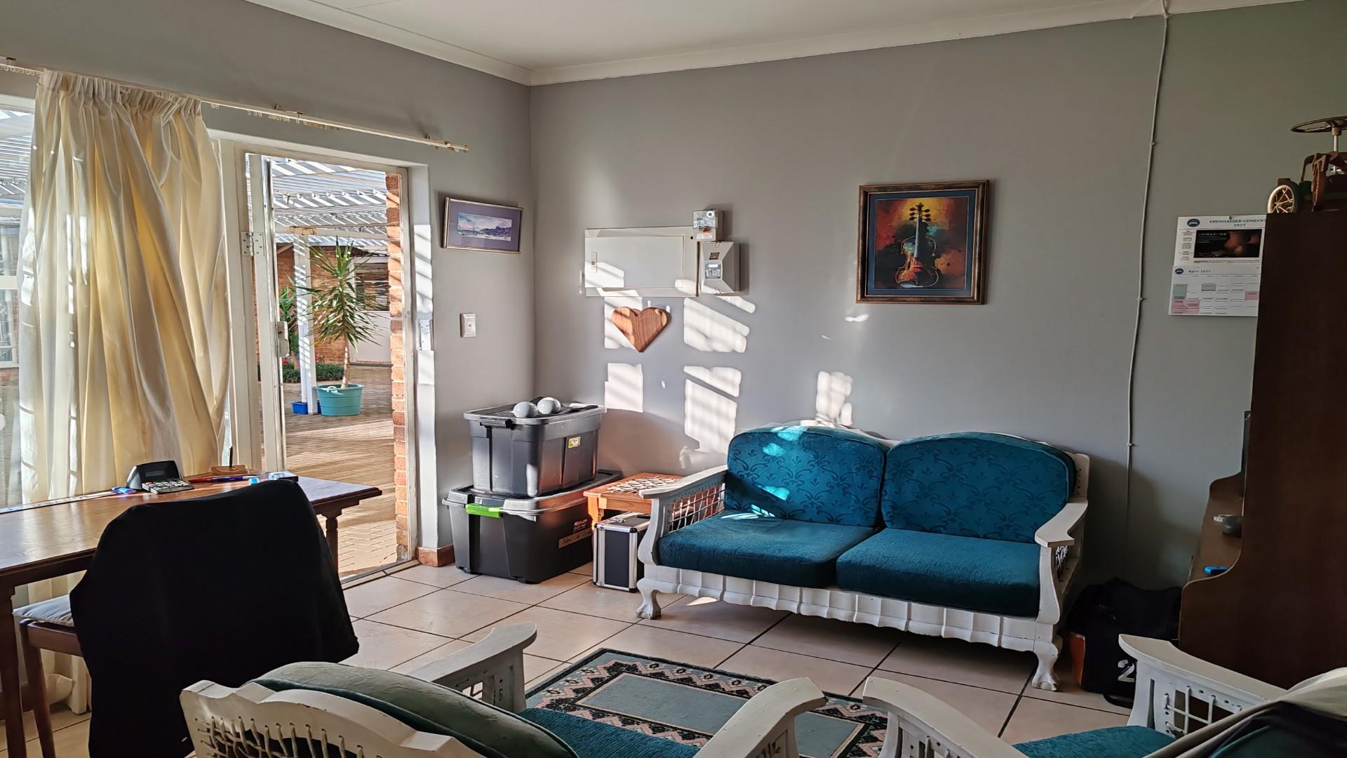 Charming Bachelor Unit for Sale in Popular Retirement Village, Hospitaalpark