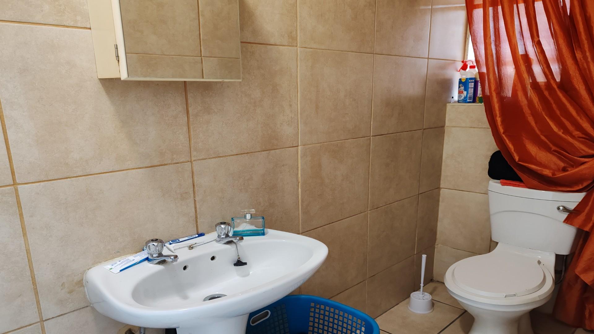 Charming Bachelor Unit for Sale in Popular Retirement Village, Hospitaalpark