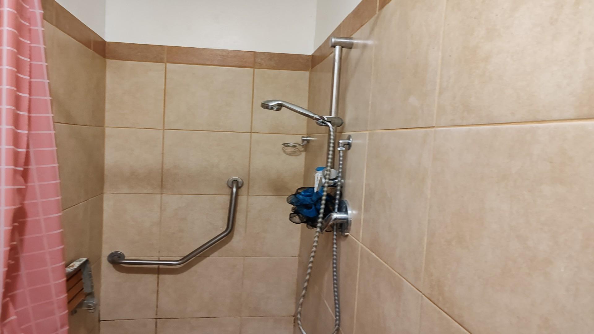Charming Bachelor Unit for Sale in Popular Retirement Village, Hospitaalpark