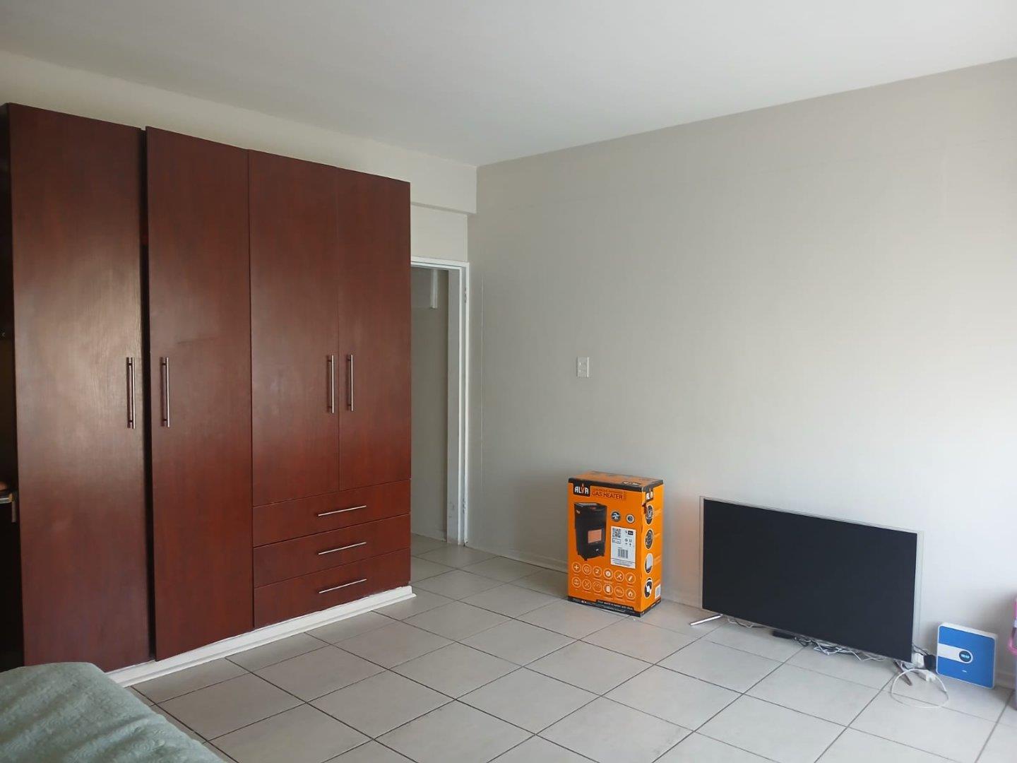 Bachelor Apartment for Sale in Westdene, Bloemfontein
