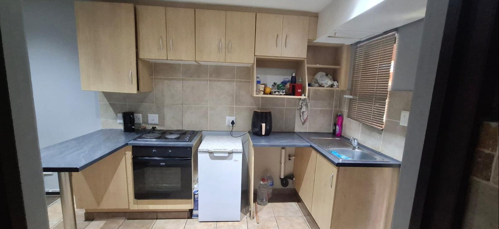 Bachelor Flat for Sale in Bains Game Lodge, Vredenhof SH