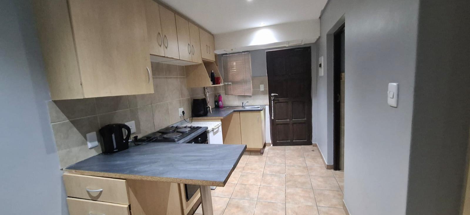 Bachelor Flat for Sale in Bains Game Lodge, Vredenhof SH