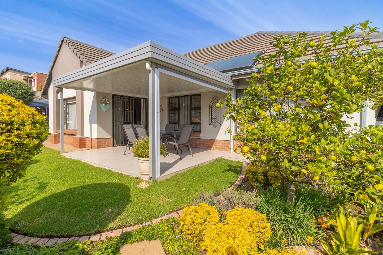 3 Bedroom Townhouse for Sale in Douglasdale Retirement Village