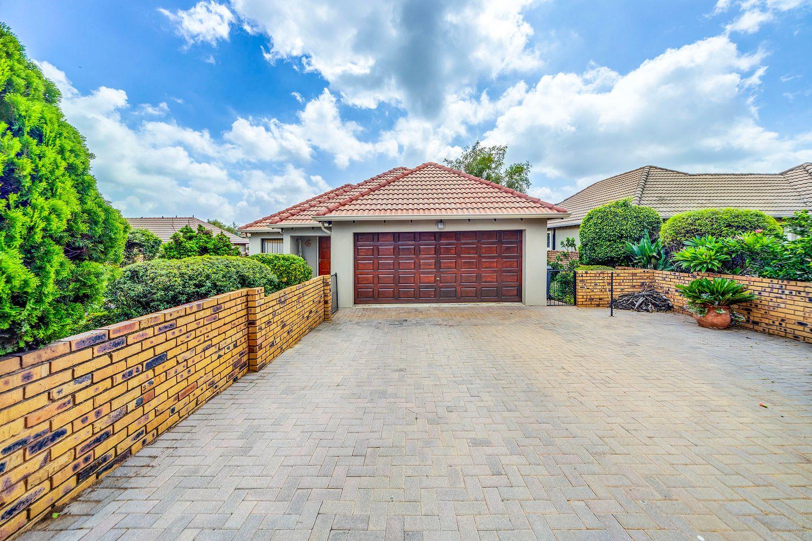 Stunning 4 Bedroom Home for Sale in Greenstone Hill – Secure Estate Living