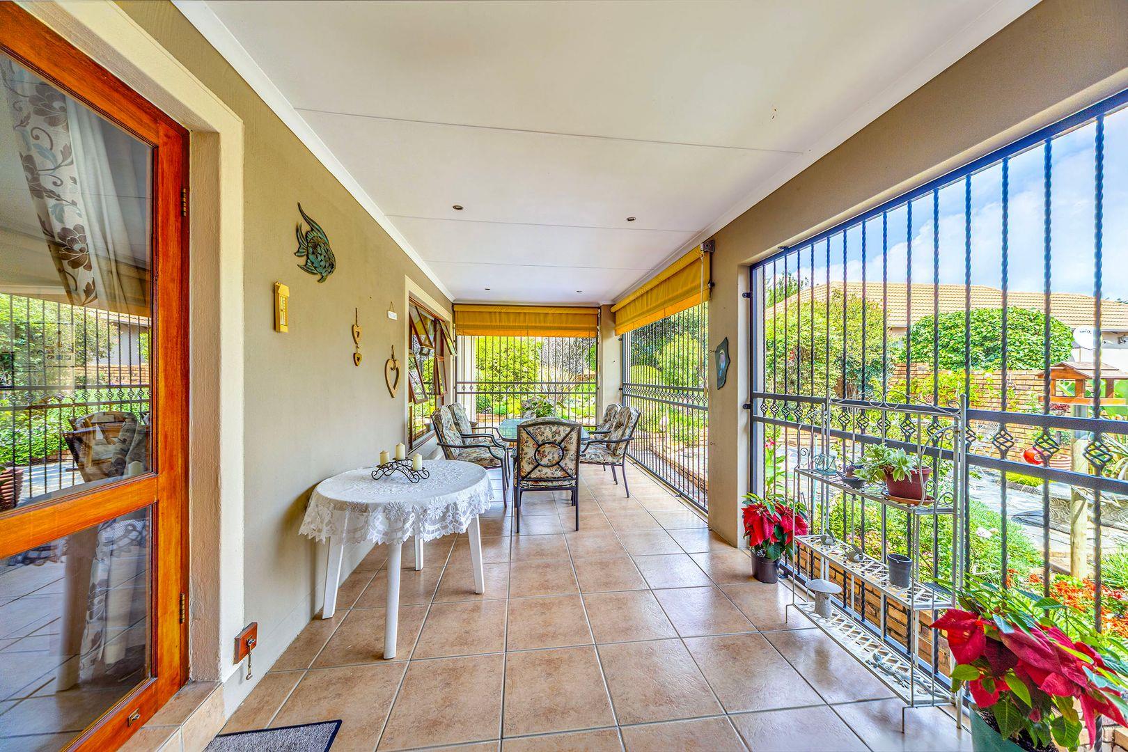 Stunning 4 Bedroom Home for Sale in Greenstone Hill – Secure Estate Living